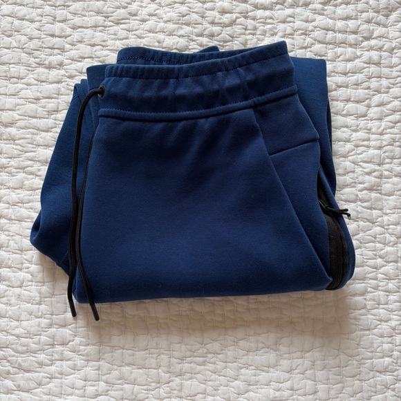 Nike FC Barcelona Tech Fleece Training Pants - Men’s Nike Blue Sweatpants - Picture 5 of 8